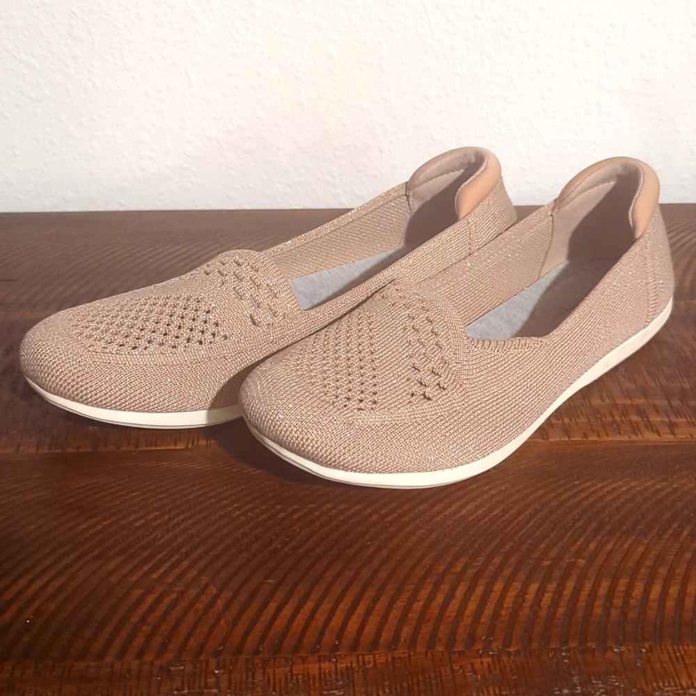Pink Clarks - Picture 2 of 6
